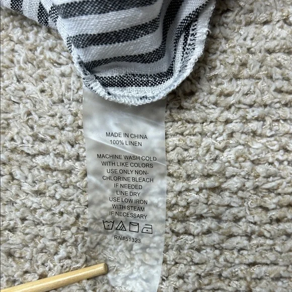 Vince Camuto Black and White Striped Button Down Shirt 3/4 Sleeves 100% Linen - Picture 6 of 7